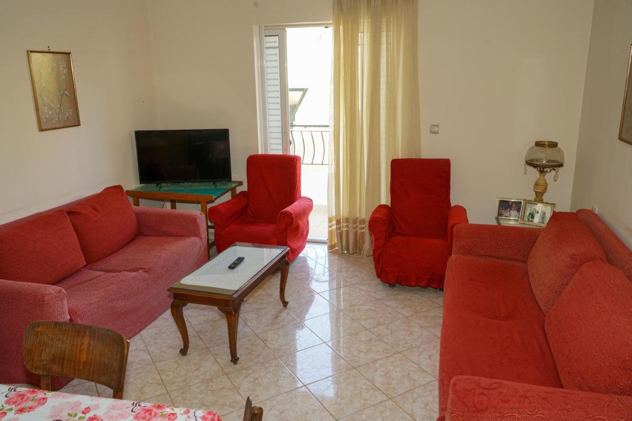 סרנדה Connie'S Apartments מראה חיצוני תמונה